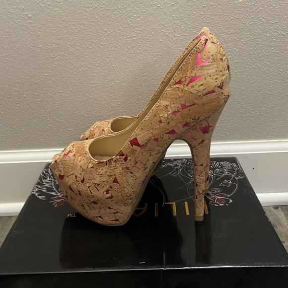 Platform Heels - Picture 3 of 7